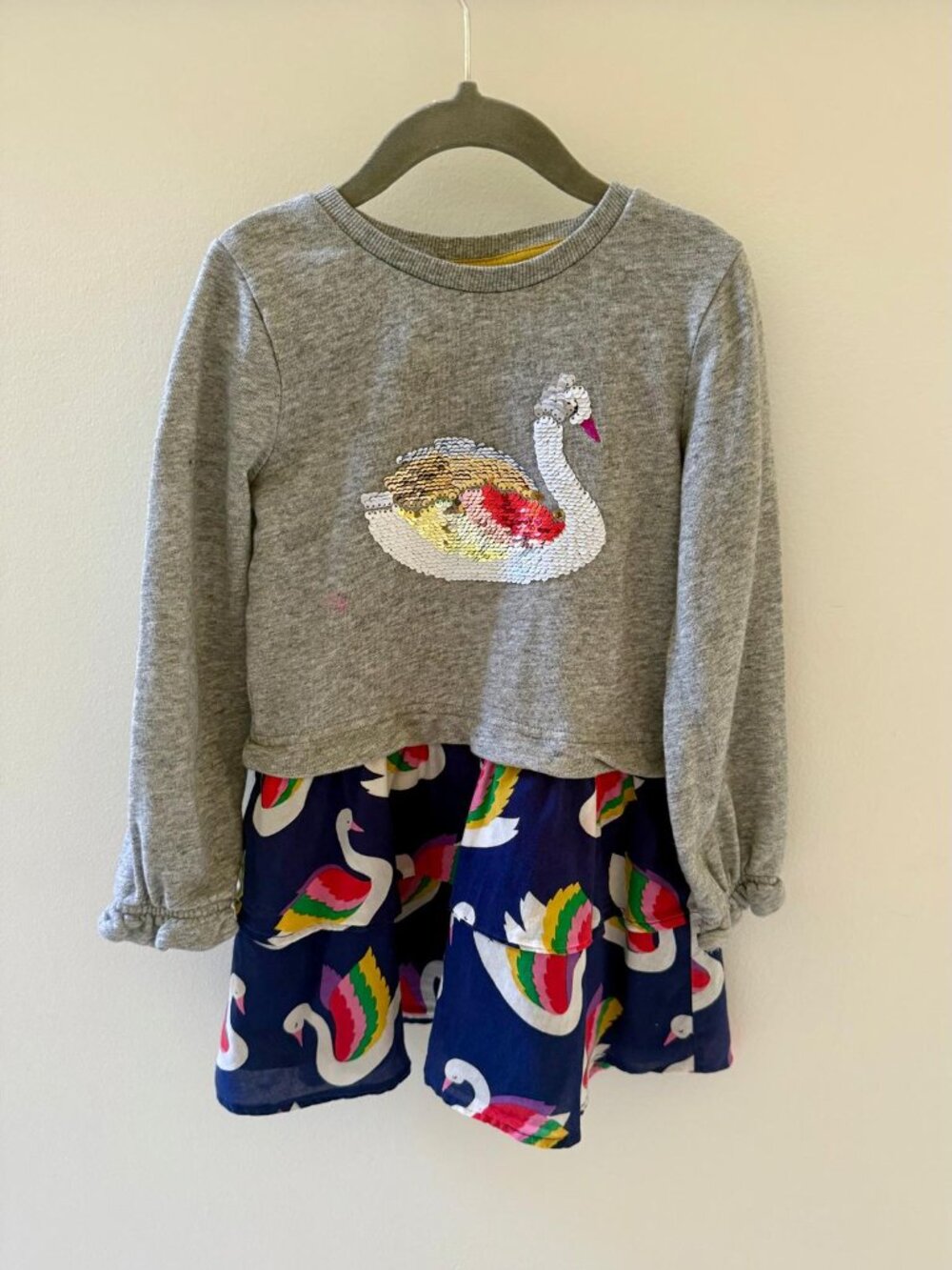 Mini Boden Girl's Long Sleeve Swan Color Change Sequin Dress Size 4/5 (110 cm)